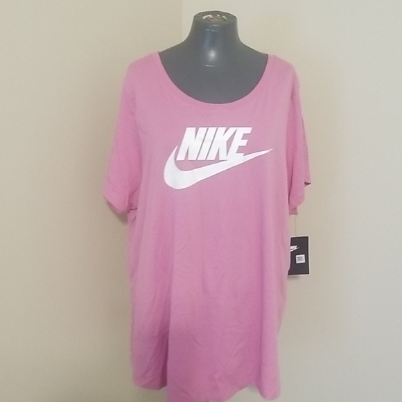 Nike Tops - Nike Women's Essential Tee 2x NWT